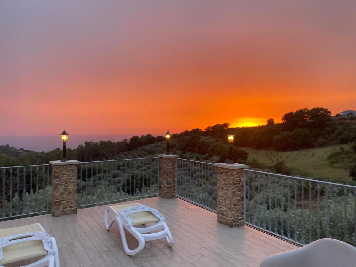 Casale Calabria Bed & Breakfast จิซเซเรีย ภายนอก รูปภาพ